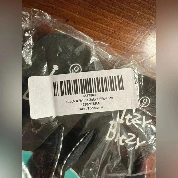 Toddler Size 9 Zebra Itzy Bitzy Flip-Flops - Picture 3 of 6